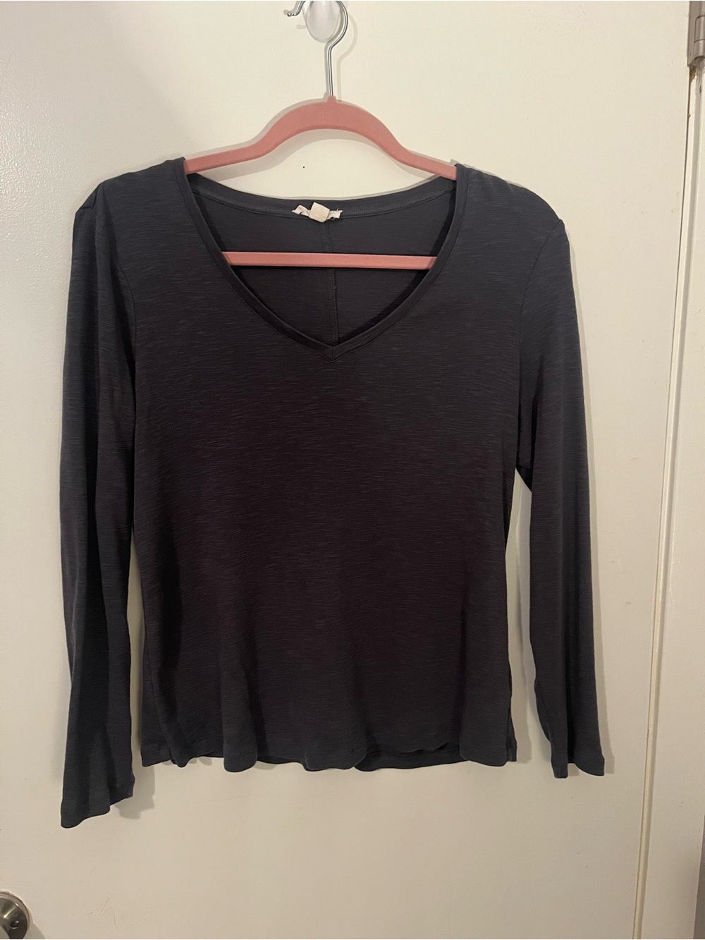 NIC+ZOE Charcoal Gray V-Neck Long Sleeve Soft Stretch Knit Top Shirt Size M